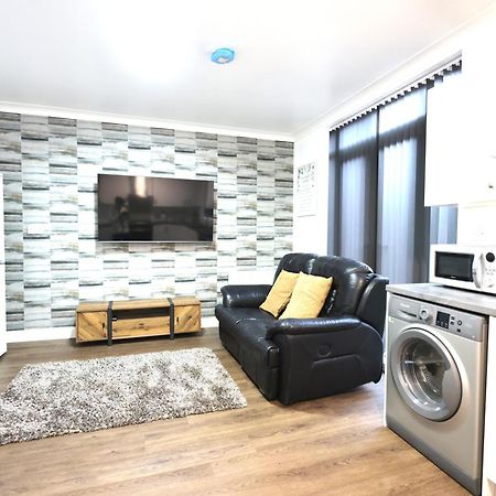 Studio 22 Lower Road Beeston Бийстън Екстериор снимка