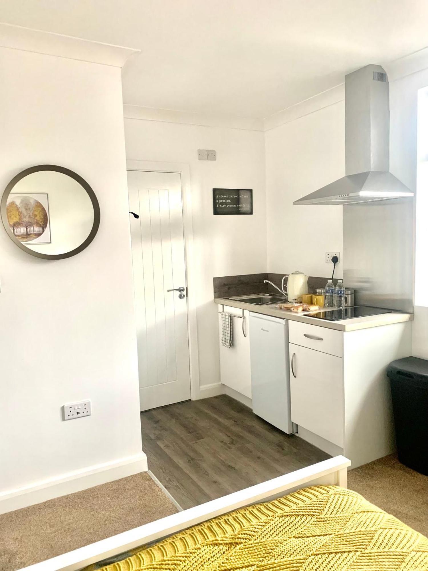 Studio 22 Lower Road Beeston Бийстън Екстериор снимка