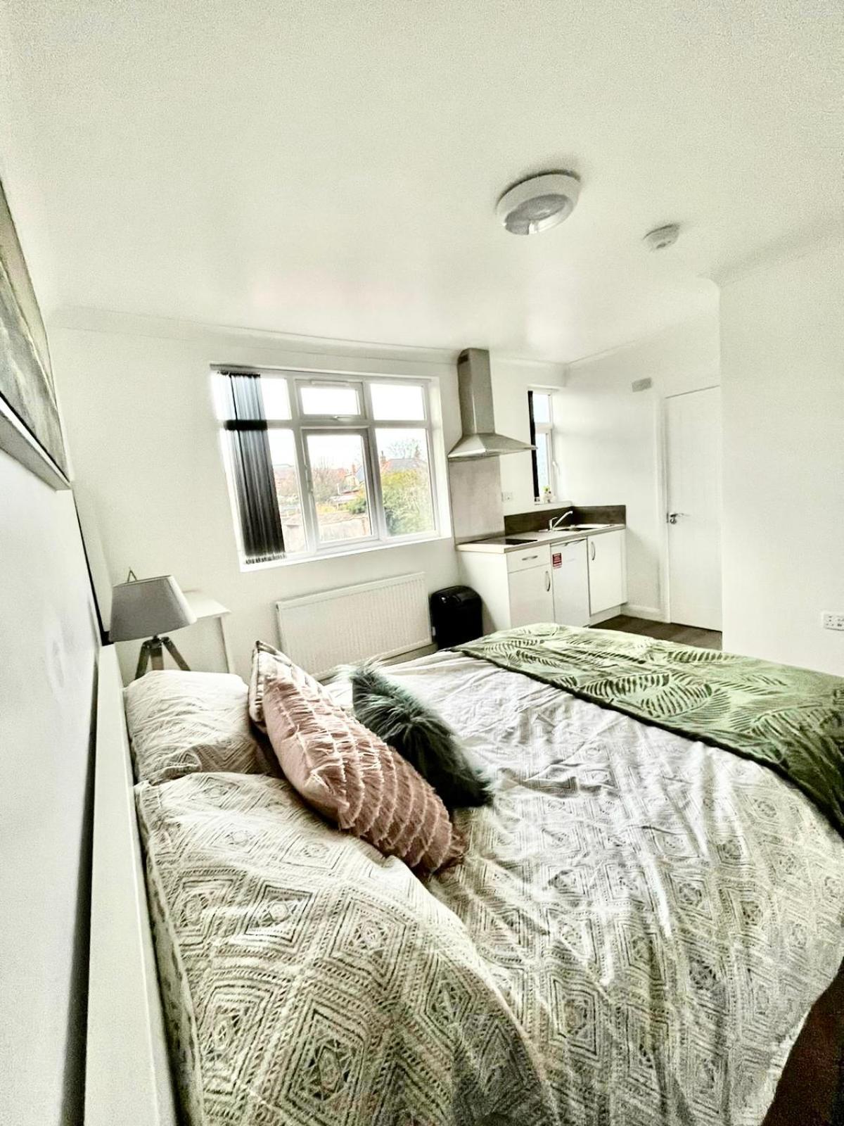 Studio 22 Lower Road Beeston Бийстън Екстериор снимка