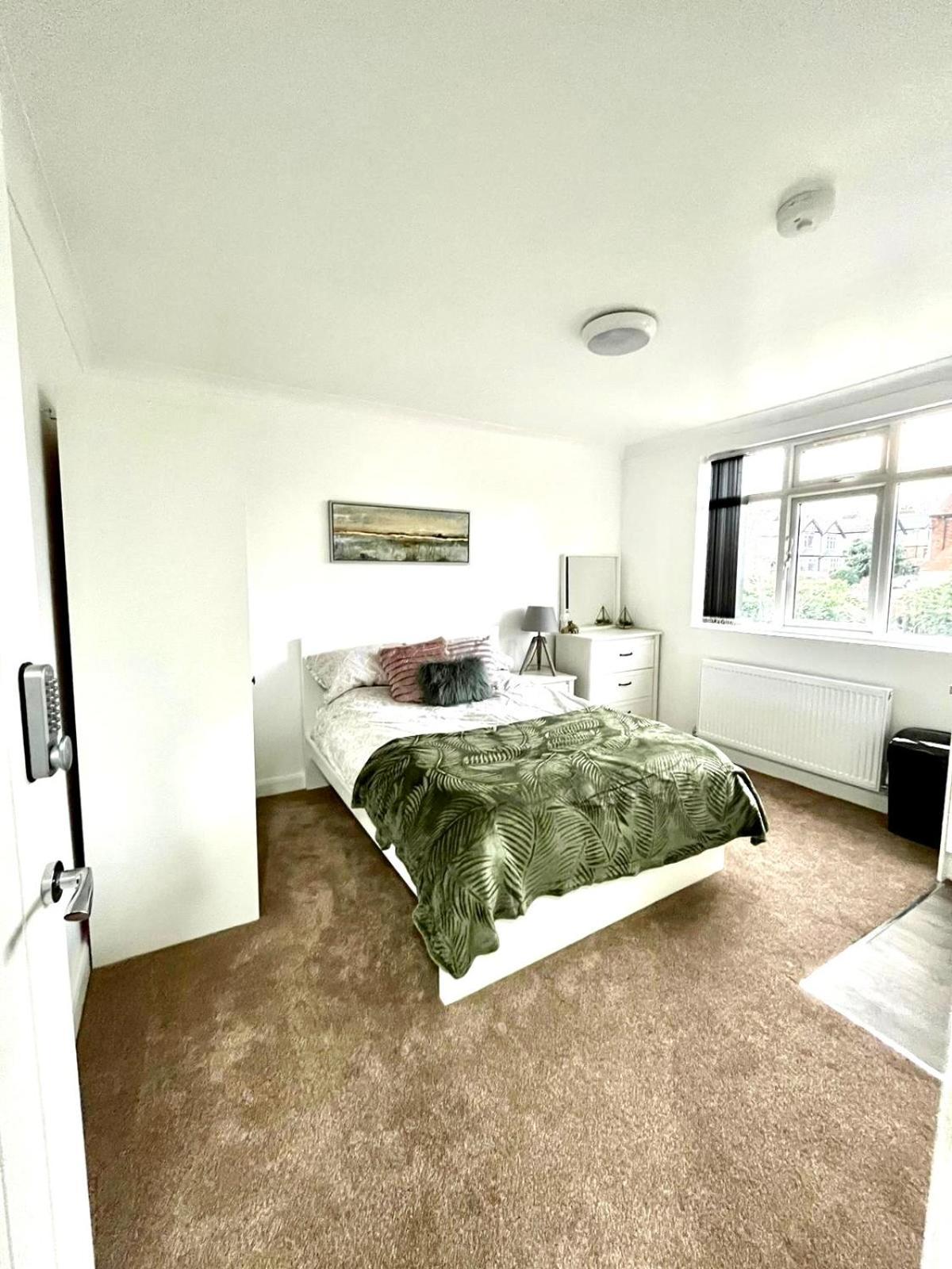 Studio 22 Lower Road Beeston Бийстън Екстериор снимка
