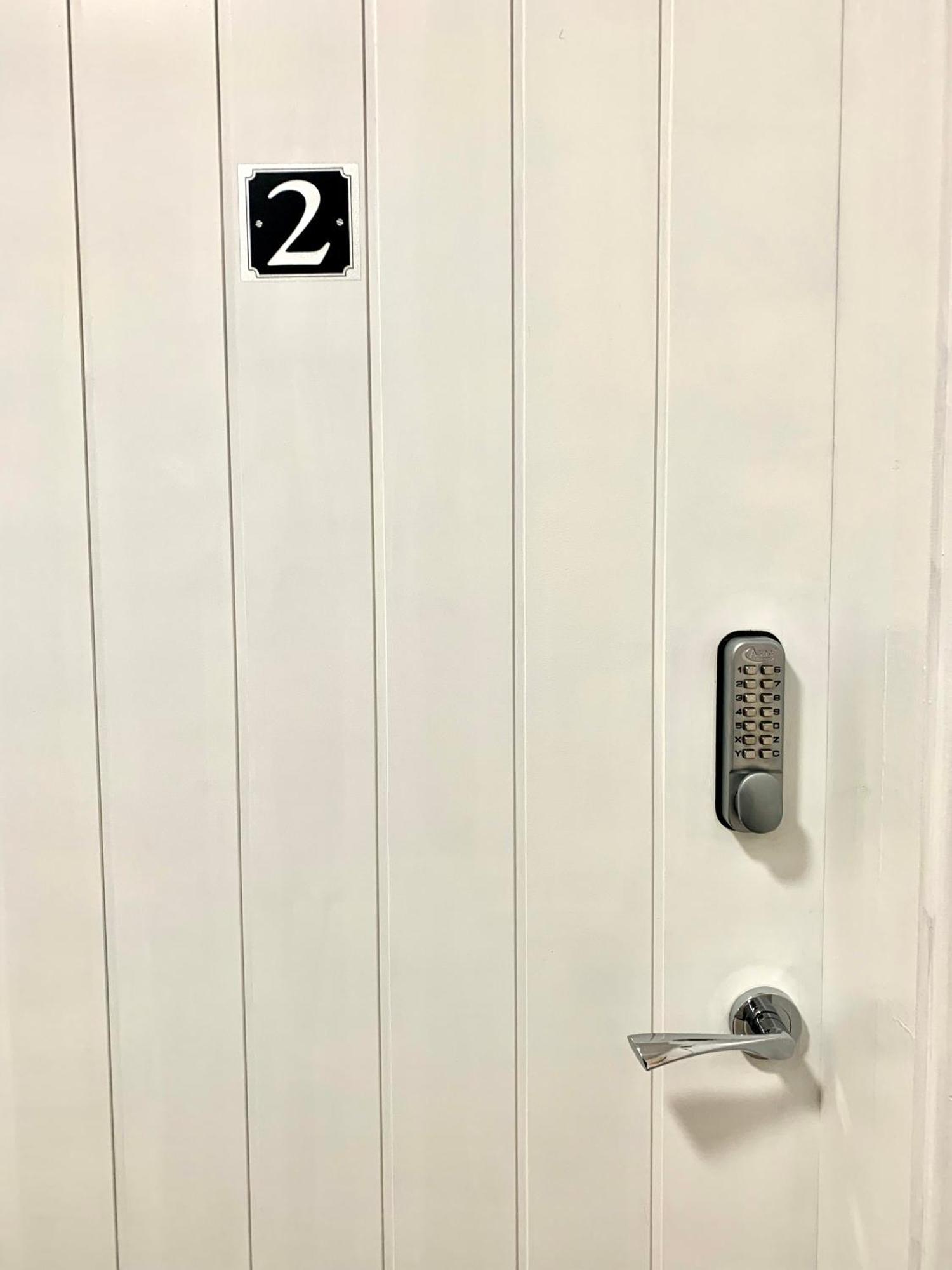 Studio 22 Lower Road Beeston Бийстън Екстериор снимка