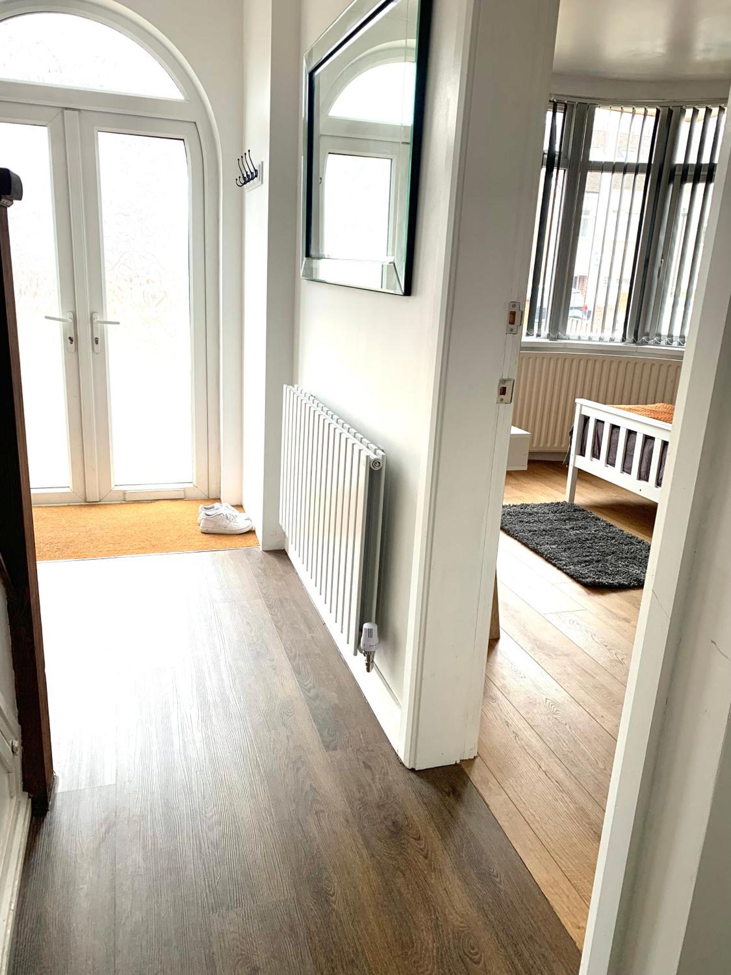 Studio 22 Lower Road Beeston Бийстън Екстериор снимка