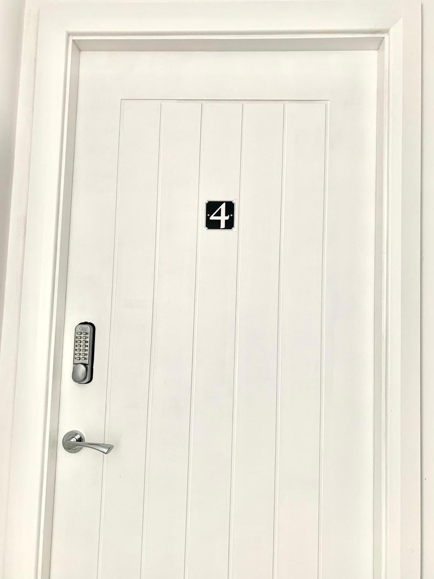Studio 22 Lower Road Beeston Бийстън Екстериор снимка